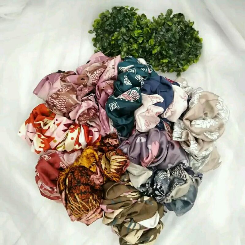 scrunchie-ikat rambut-cepol