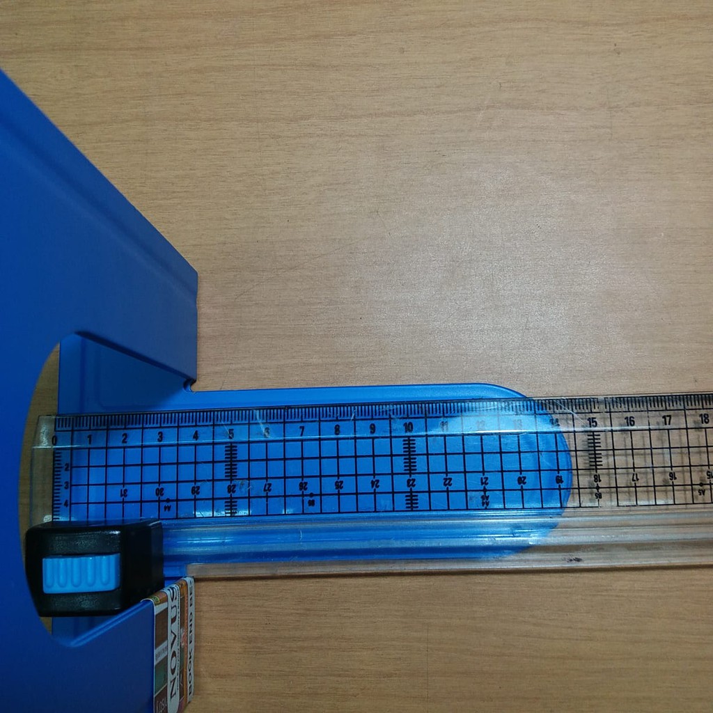 

InJO Novus Book End (BE-06) Sandaran Buku besi / Pembatas Buku Besi