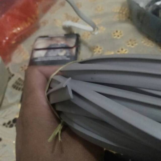 List karet bodykit dan fender mobil