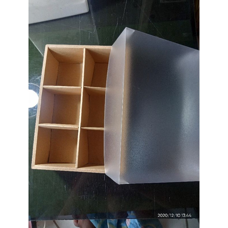 

new kotak box sekat 6 ukuran 7cm x 7cm tinggi 6cm