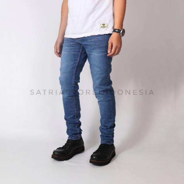 jeans pria skinny