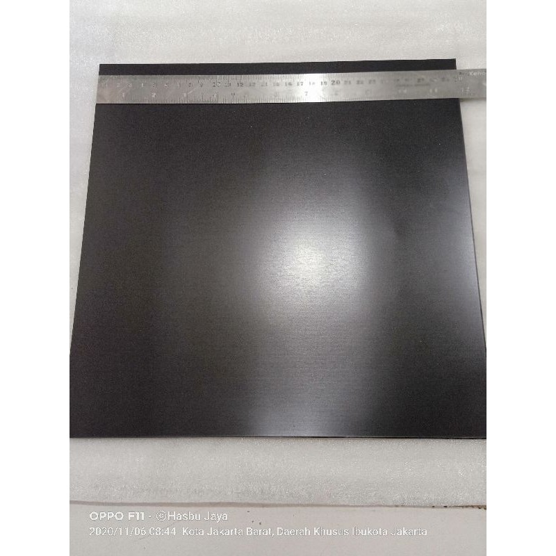 

Rubber Magnet Sheet Tebal 2mm x 30cm x 30cm
