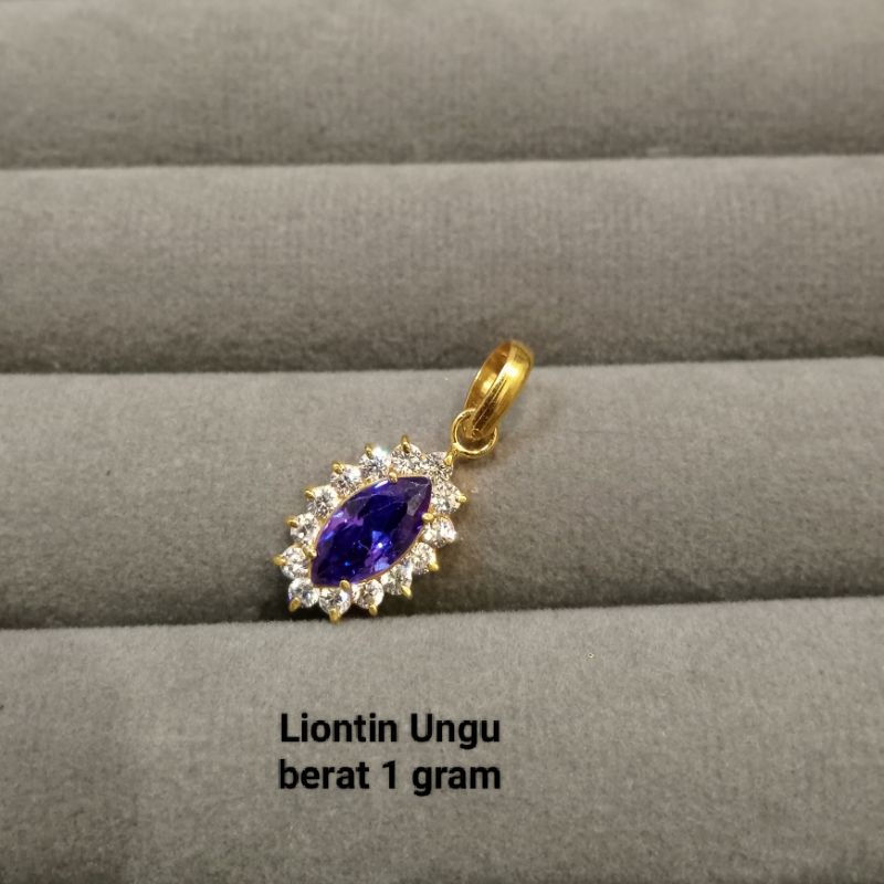 Kalung Liontin Emas Muda Dewasa