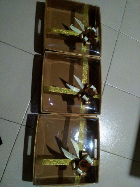  Kotak seserahan  box kue tutup mika ukuran 25x25 cm 