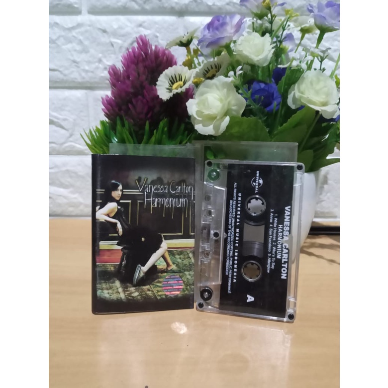 KASET VANESSA CARLTON - HUMANIUM