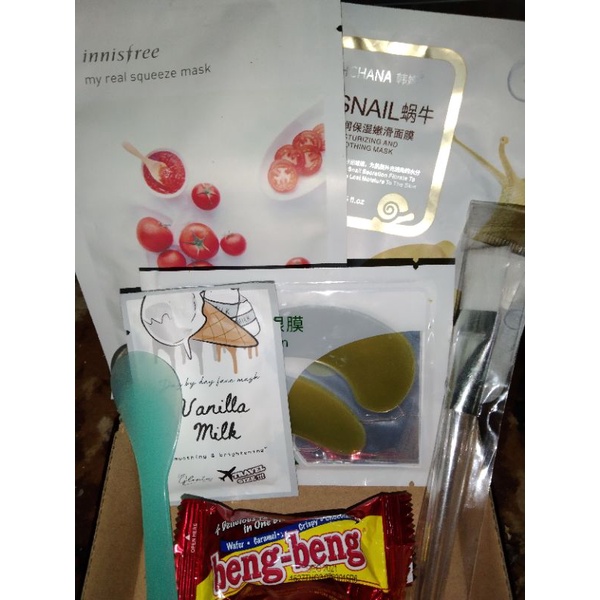 

GIFTBOX PAKET GIFT BOX GRADUATION BOX BIRTHDAY BOX MASKER organik / langsung freebengbengspatula