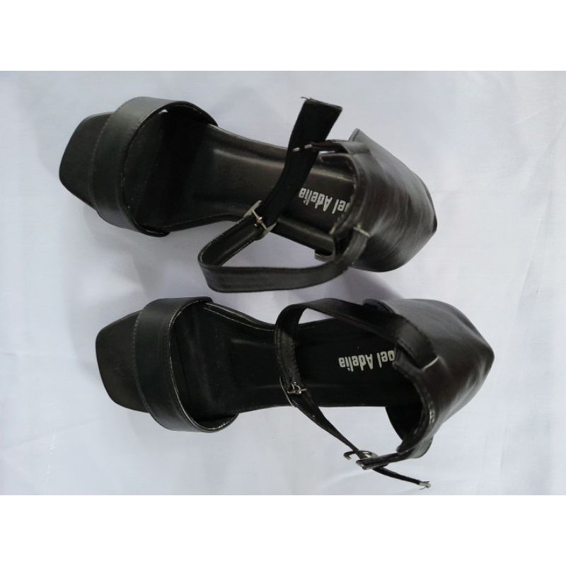 sepatu hak tahu 5 cm HITAM TALI