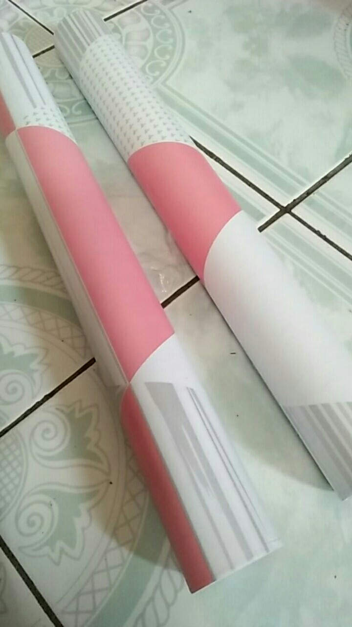 Wallpaper Sticker Segitiga Pink Abu