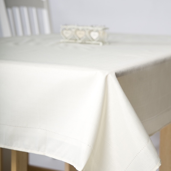 Tablecloth/taplak meja blackout polyester warna offwhite size 220x150 cm