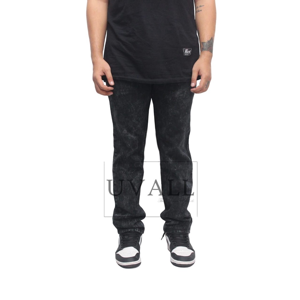 Celana Jeans Panjang Pria Standar Reguler Sandwash Black Uval