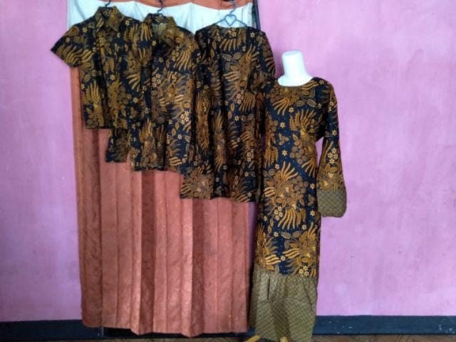Batik Couple Keluarga Sania Ruffle Ori Ndoro Jowi Dnt Motif Manggar Sogan Rempel Bawah