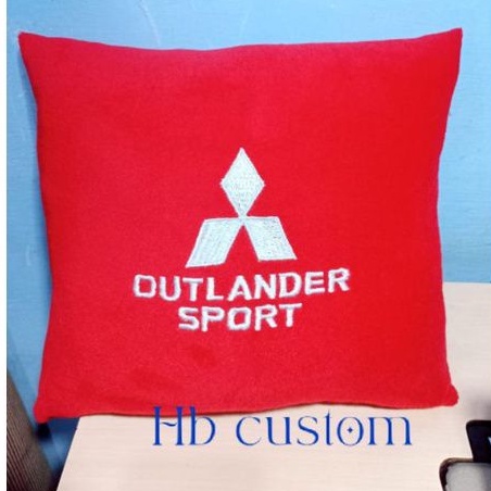 bantal kotak mitsubishi outlander sport aksesoris interior mobil HB