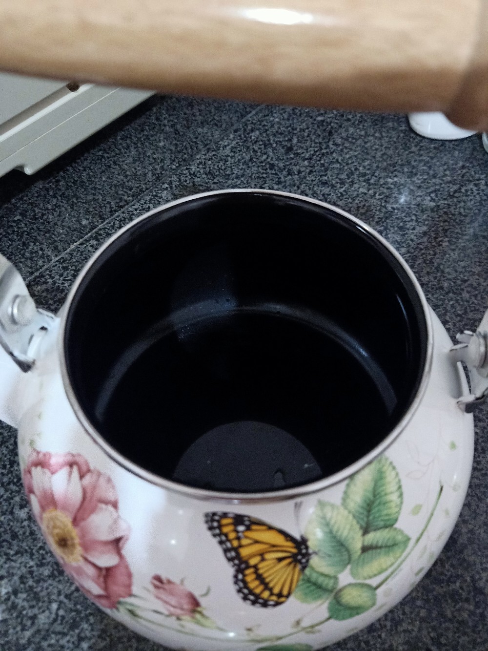 Teko Enamel Motif Kupu Kupu