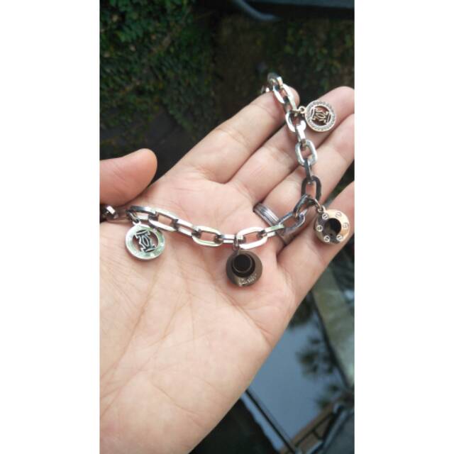 Gelang rantai wanita cartier silver bahan titanium
