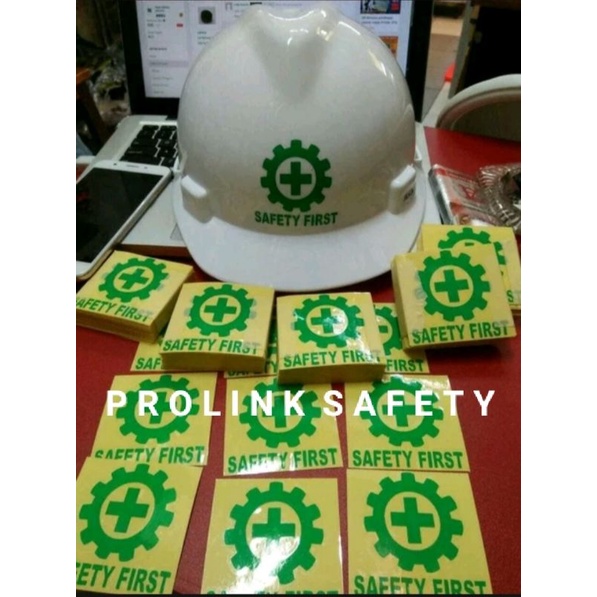 ((SAFETY FIRST)) STICKER MENYALA HELM SAFETY UKURAN BESAR 7X7 CM