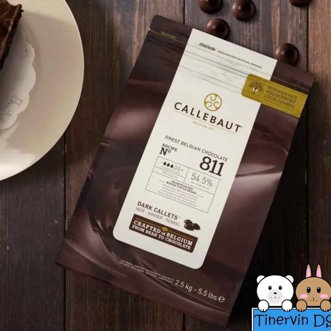 

CALLEBAUT 811 DARK CHOCOLATE BUTTON COUVERTURE 54,5% - 2,5 KG DC51C1215