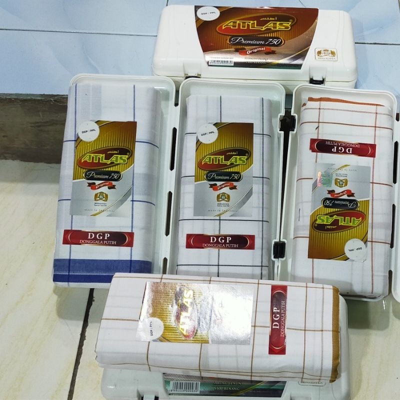 SARUNG ATLAS PREMIUM 7750 POLOS KOTAK PUTIH