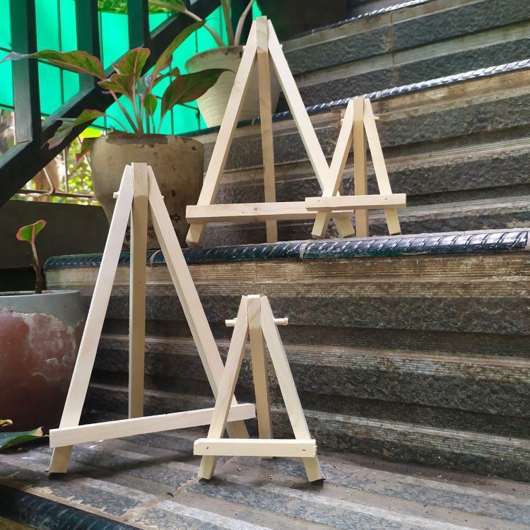 

Mini Easel Stand / Tripod Kayu Tinggi 30cm Untuk Sandaran Lukisan Figura dan Tablet