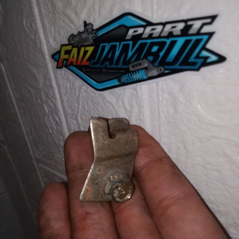 plat penahan rantai kamprat/keteng ori copotan megapro tiger