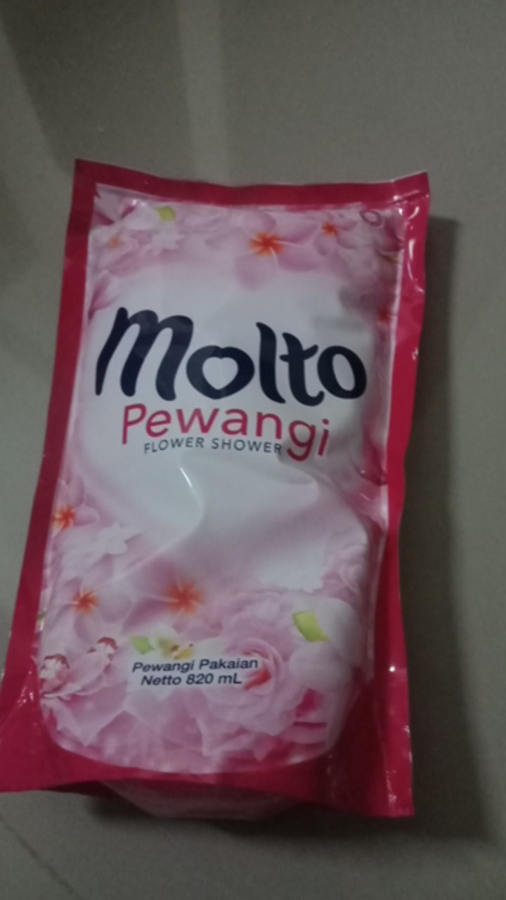 Molto Pewangi Pakaian Floral Bliss | Flower Shower 820ml