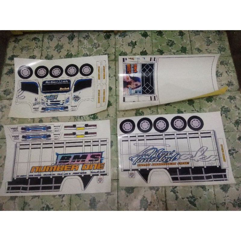 Lembaran PaperCraft Truk Oleng Skala 1:14 Ukuran Jumbo