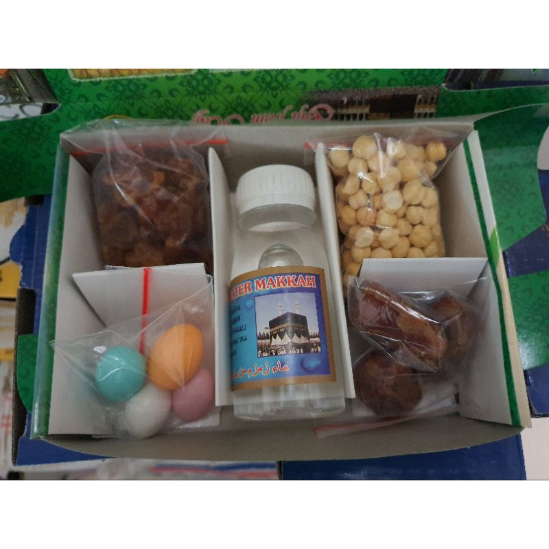 

Paket oleh oleh haji umroh