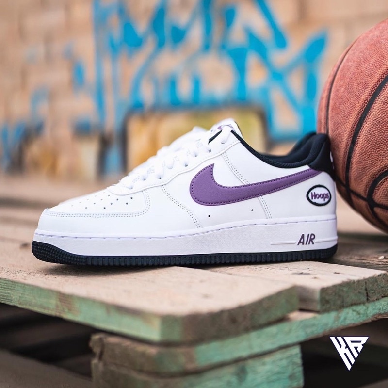 Nike Air Force 1 Low (Sepatu Sneakers Casual Santai Cowok / Pria)