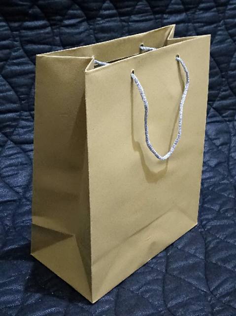 Paperbag/tas kertas polos(15x8x25)