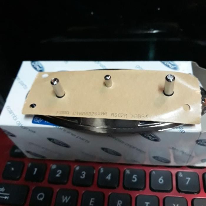 emblem logo depan ford all new fiesta