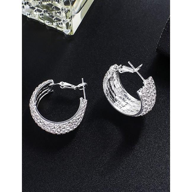 LRC Anting Tusuk Fashion Claw Chain Multi-row Diamond Earrings F92163