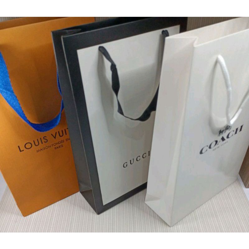 

Paperbag / tas kertas branded *19cm x 29cm*