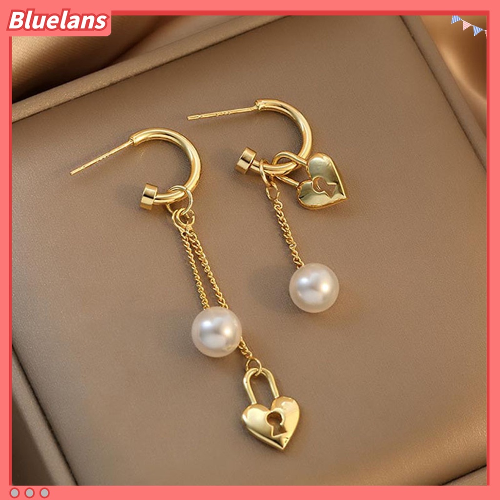 1 Pasang Anting Juntai Bentuk Hati Bahan Alloy Untuk Wanita