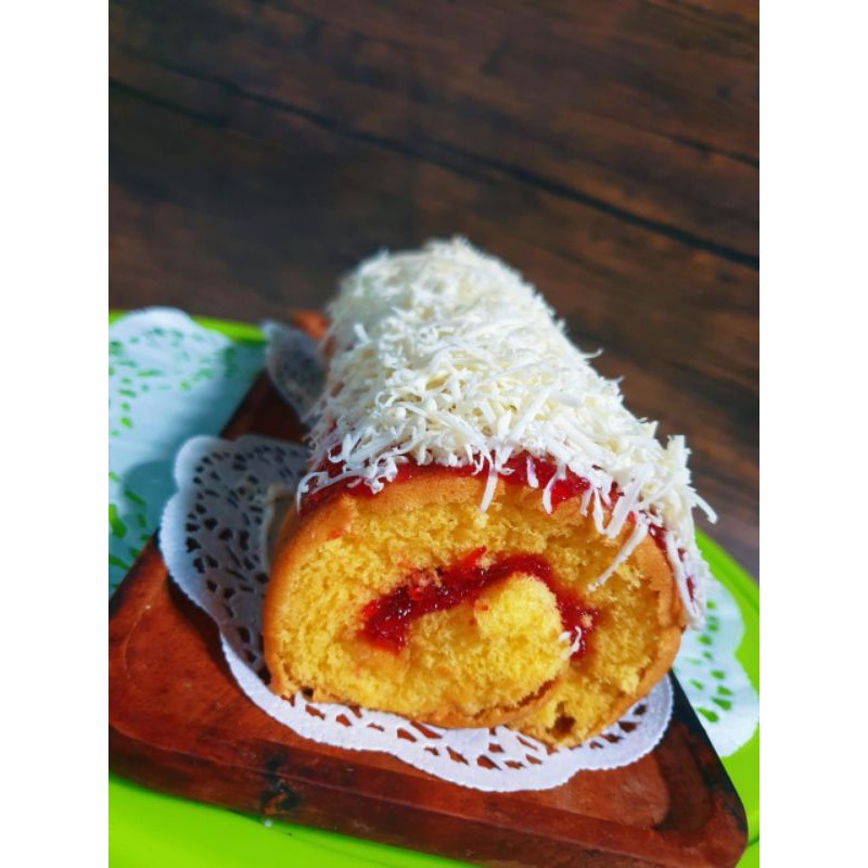 

Roll Cake Strawberry Cheese