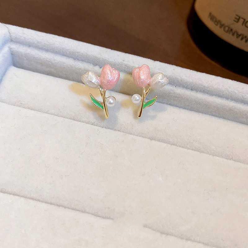 Anting Tusuk Motif Bunga Tulip Hias Mutiara Imitasi Simple Ala Jepang / Korea Untuk Wanita