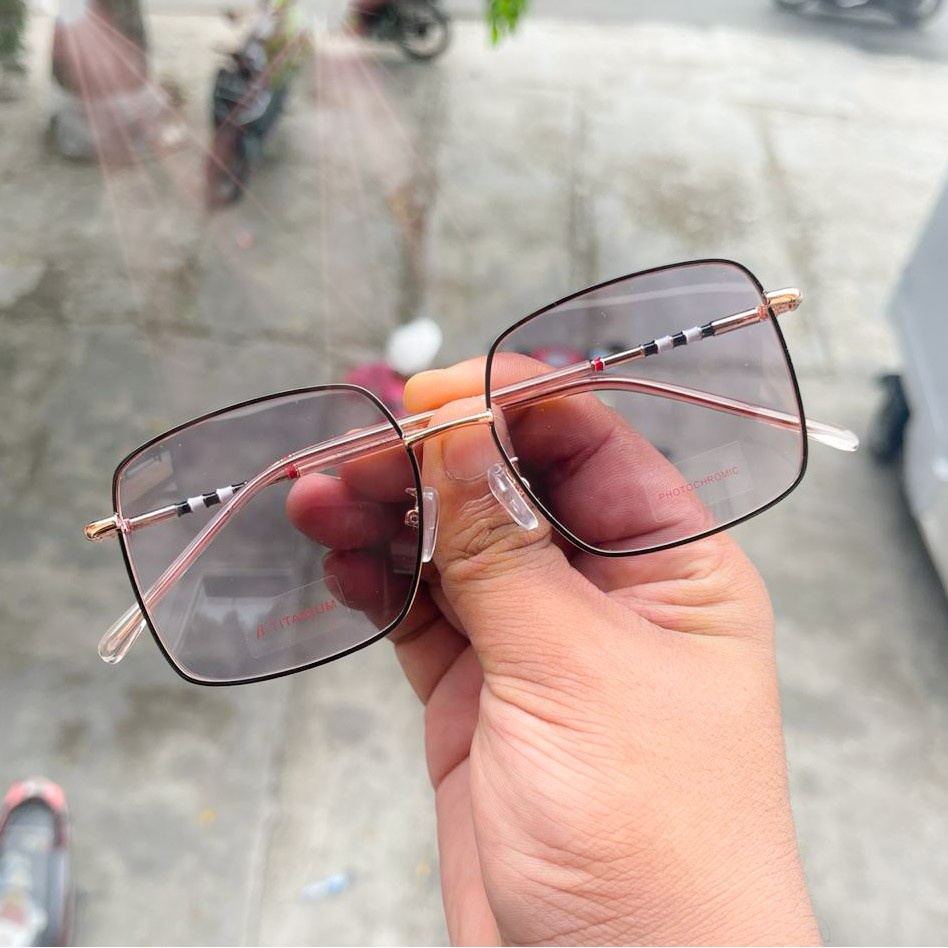 [TERLARIS] KACAMATA LENSA OPTIK PHOTOCROMIC BLUERAY ANTI RADIASI VINTAGE FASHION STYLE BERUBAH WARNA 9691