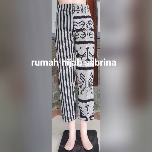 

CELANA PENSIL SARITIW 3