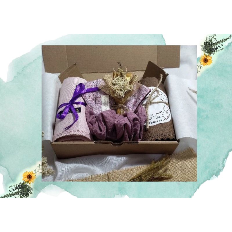 

Hampers Hijab Kado Cewek Ultah Wedding Graduation