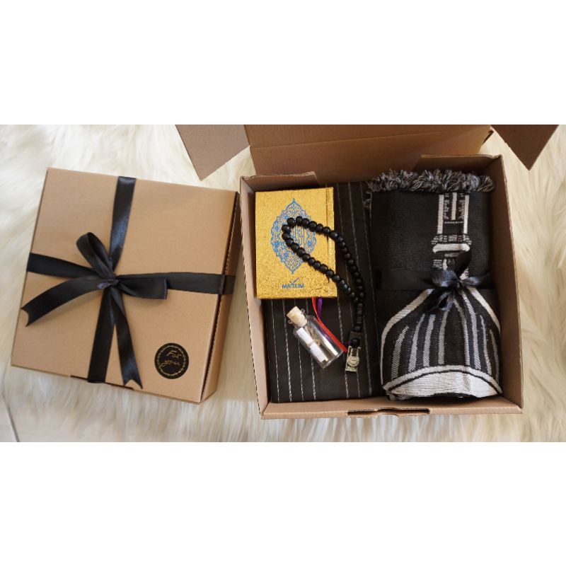 

TERBARU!!Hampers cowok/kado ulang tahuncowok/gift bix/kado buat cowok/kado cowok muslim/hampers lebaran/hampers ramadhan/kado anniversary/kado murah/kado pernikahan