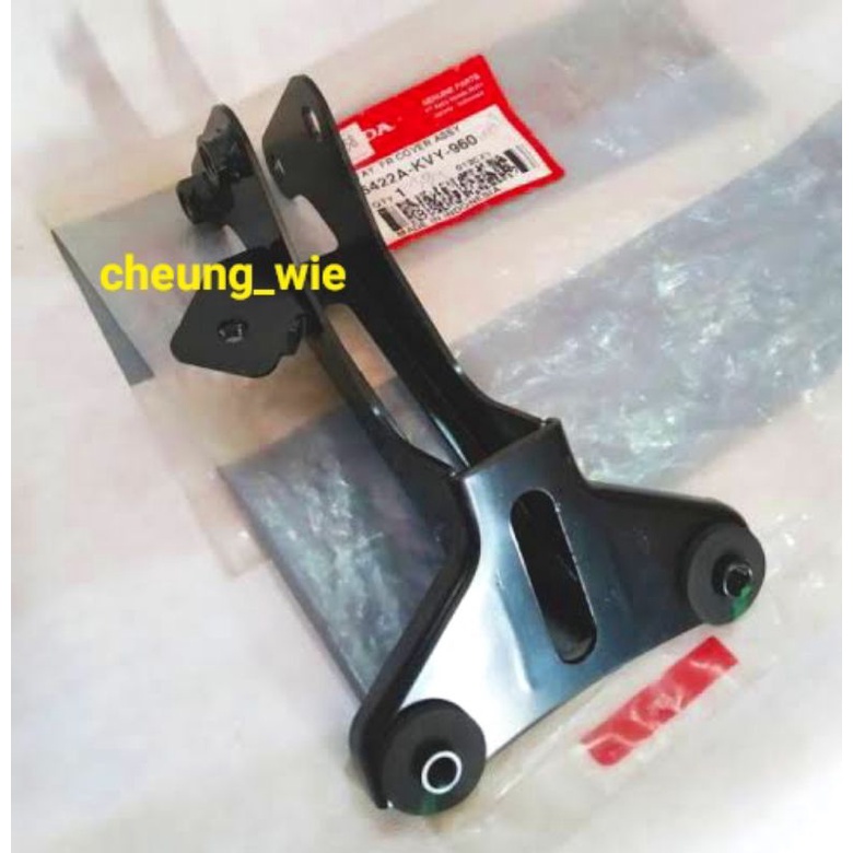 6422AKVY960 Stay dudukan tameng perisai depan Honda Beat Karburator 2008 -2012 ori AHM