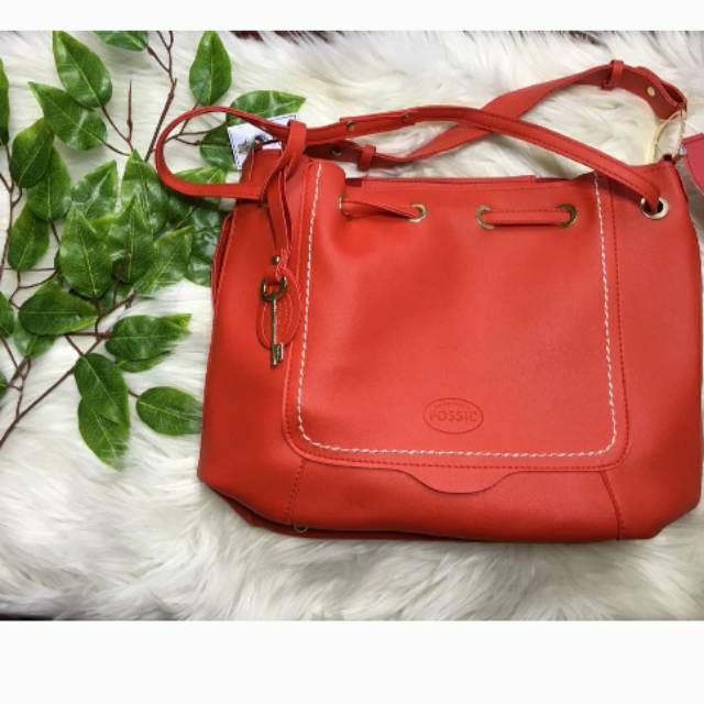 Tas import warna merah