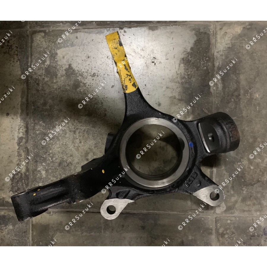 KNUCKLE, STEERING, RH (ERTIGA DIESEL) 100% GENUINE