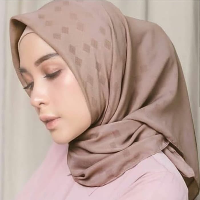 KRUDUNG SEGI EMPAT POTTON BURBERRY | HIJAB SEGI EMPAT POTTON BURBERRY