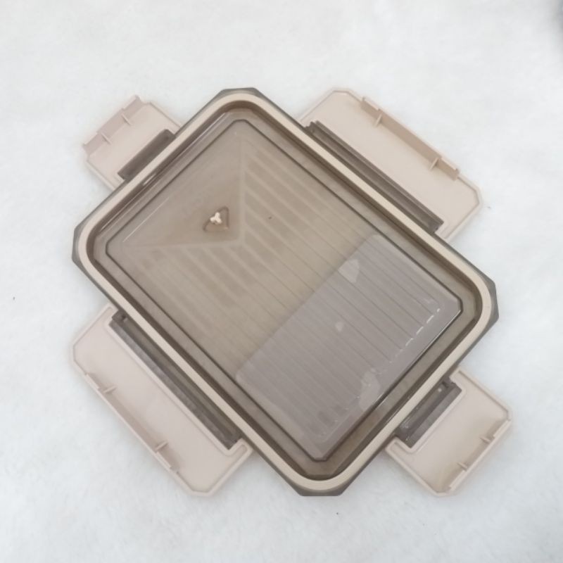 365 Kotak Makan Lunch Box / Tempat Makan Bento Sekat / Container / Lunch Box 1067
