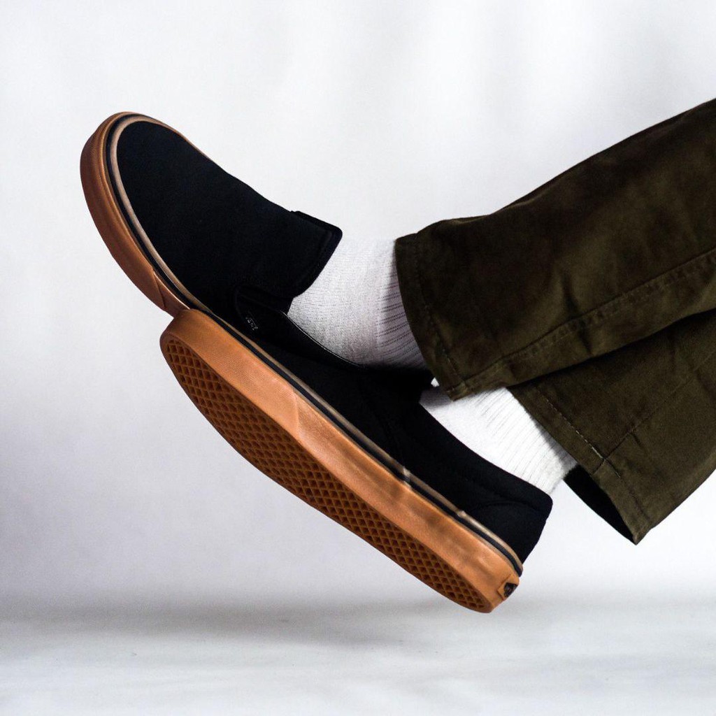 Vans Slip On Classic “ Black / Gum