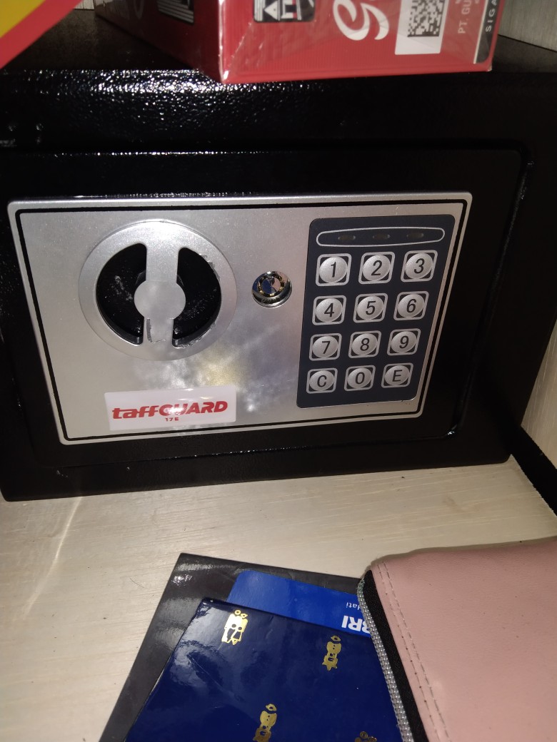 Taffguard Brankas Mini Electric Password Deposit Box Dengan Lubang Celengan 4.6l - 17e T