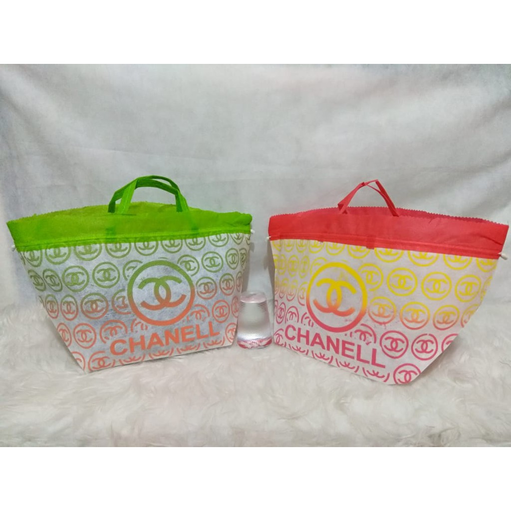 

Tas Serut Spunbond MEDIUM harga murah Goodie Bag Souvenir Nikah Untuk Dos 20 D20