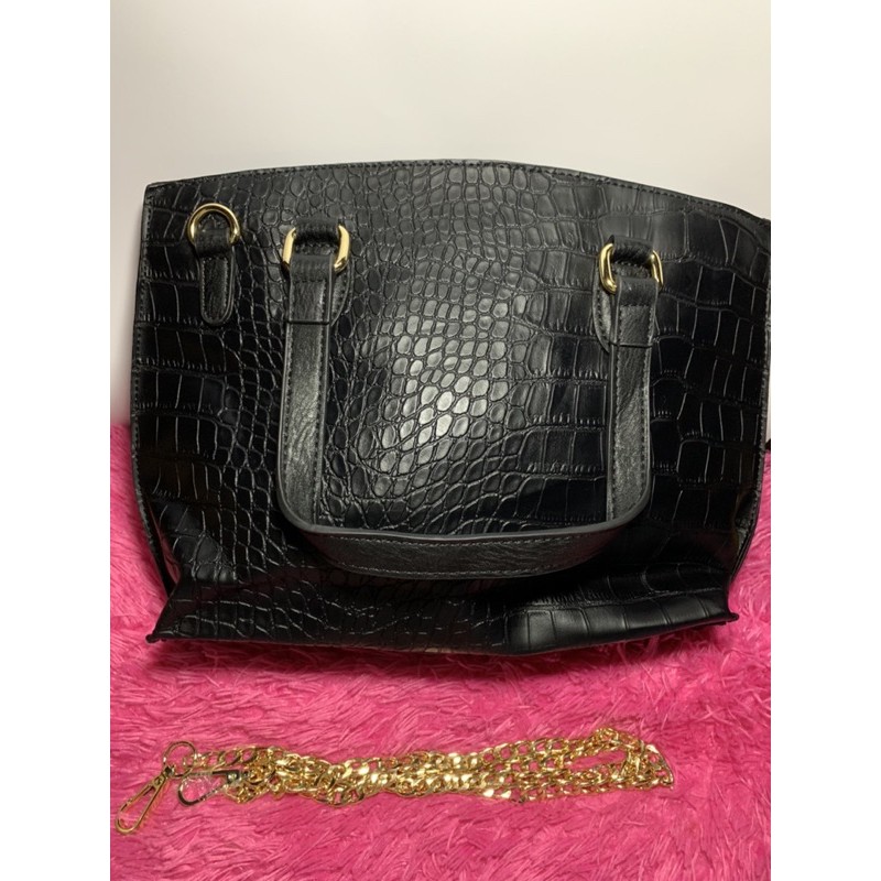 Tas wanita Lulu casta warna hitam preloved