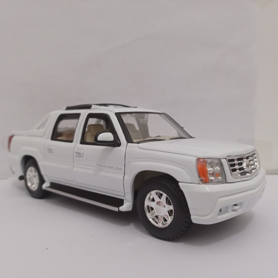 Diecast mobil Cadillac Escalade ext Welly 1:24 mainan anak  murah