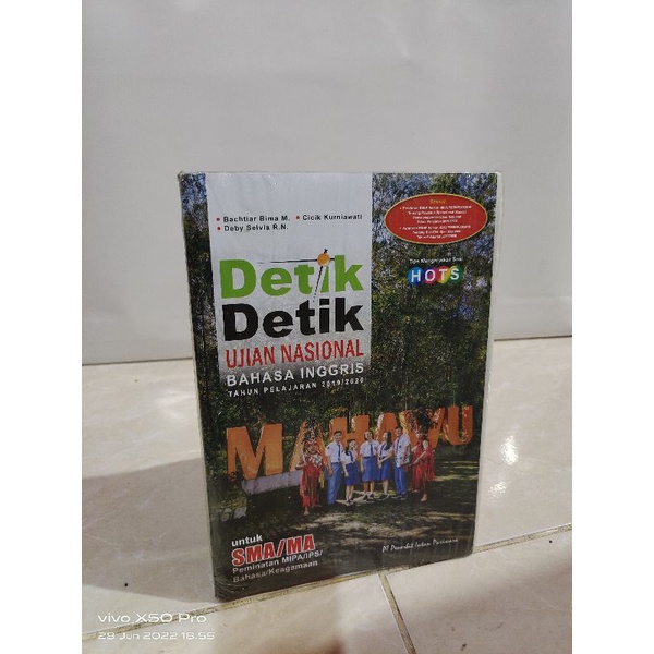 buku detik detik HOTS UN bahasa Inggris SMA