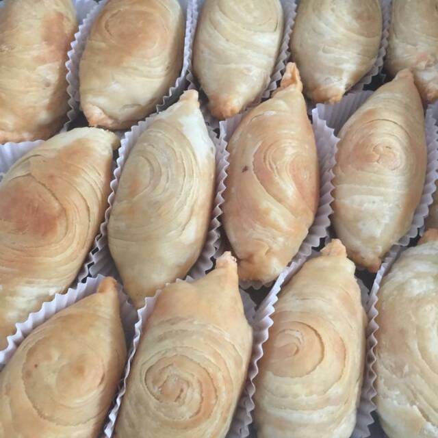 

Kue pastel ayam istimewa